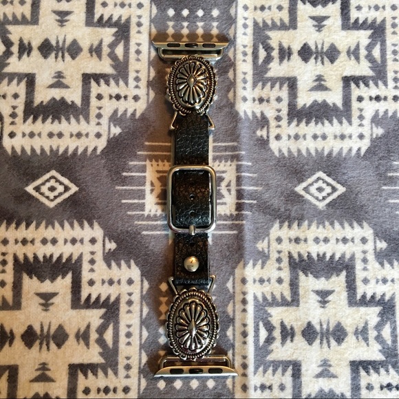 NWT Concho Apple watch band!💫 - Picture 2 of 8